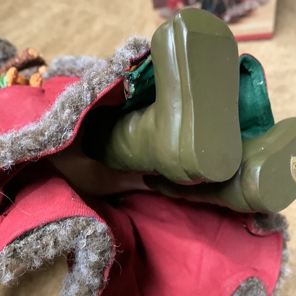 Kirkland Signatures Fabric Mache Classical Santa w/ tiny laying Reindeer Vintage - Picture 8 of 16